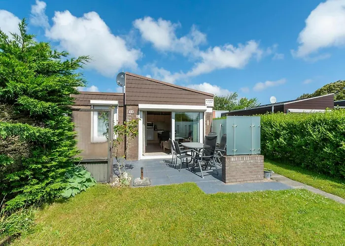 Near And Forest In De Blenck Feriehus Callantsoog